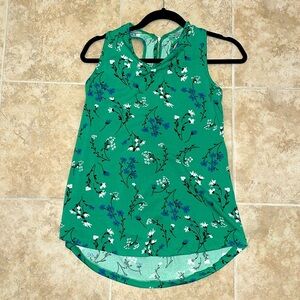 Beautiful Never Worn Sleeveless Blouse Size S​